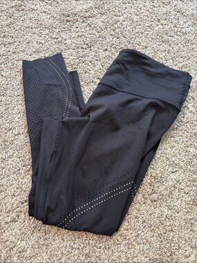 Athleta Accelerate Lasercut leggings size 1X
